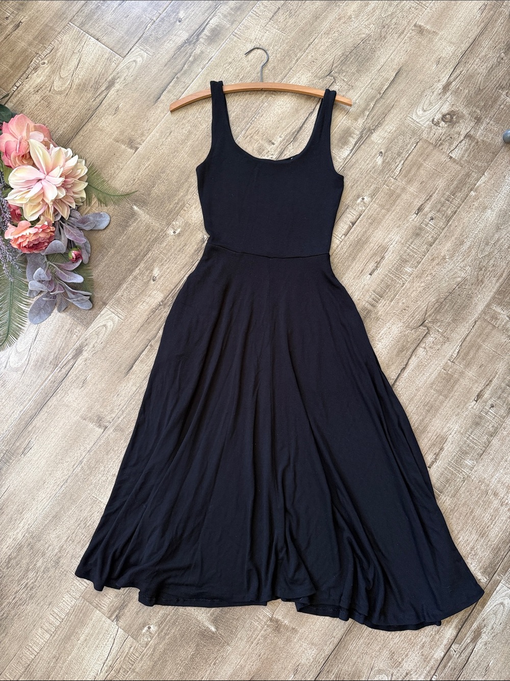 Vince Classic Black knit Scoop Neck tank midi A line Women’s Dress NWT XS